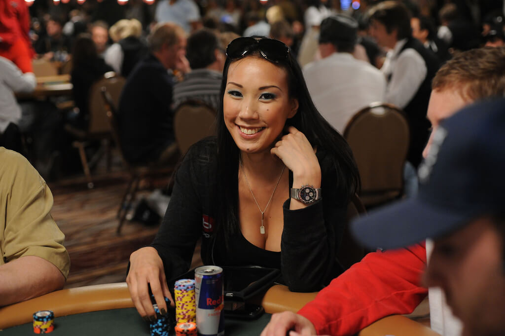 Evelyn Ng - Daniel Negreanu pops the big question at New Year