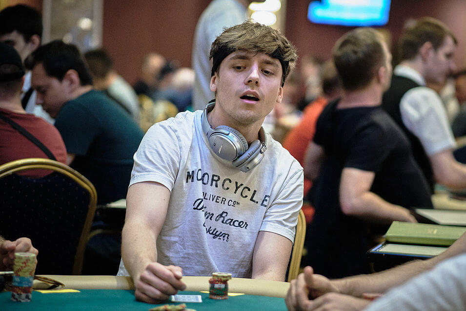Players behind online poker RTA ads described as “scum” by Jaime Staples