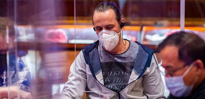 How Roland Rokita faced a decision between losing his testicle and playing a WPT final table