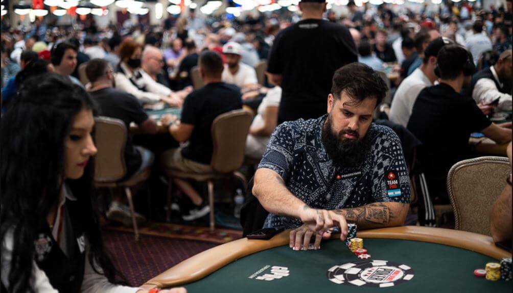 James Hobbs leads 2022 WSOP Main Event after Day 5, Papo MC in the Top 5!