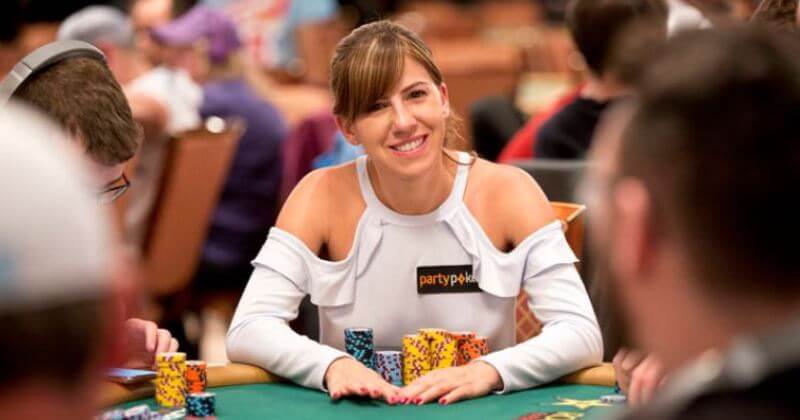 The Hottest Poker Wifes And Girlfriends (4)